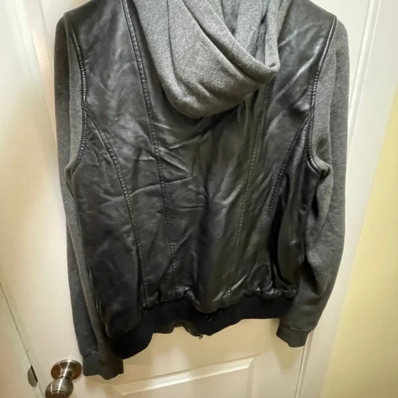 Jacket - Picture 4 of 4